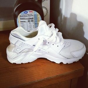 all white huaraches